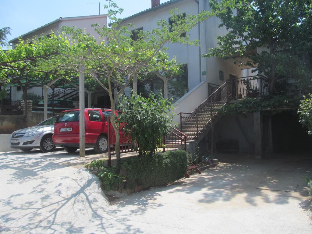 Apartment Artusi Pula Kamer foto