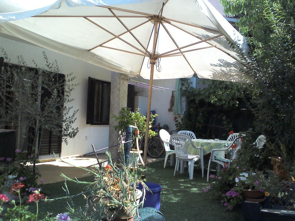 Apartment Artusi Pula Kamer foto