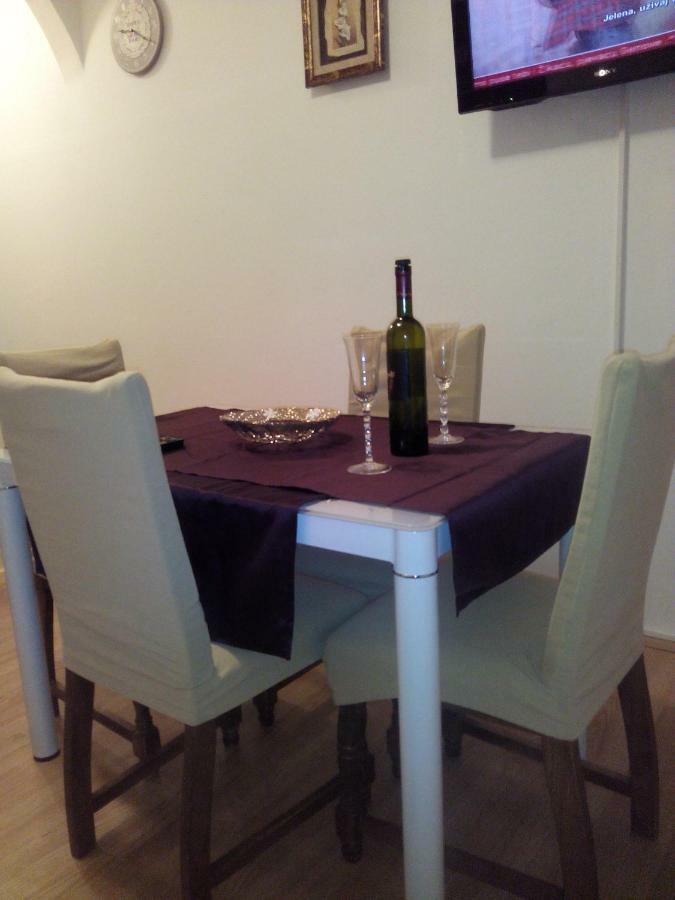 Apartment Artusi Pula Buitenkant foto