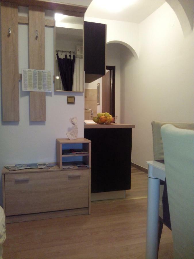 Apartment Artusi Pula Buitenkant foto