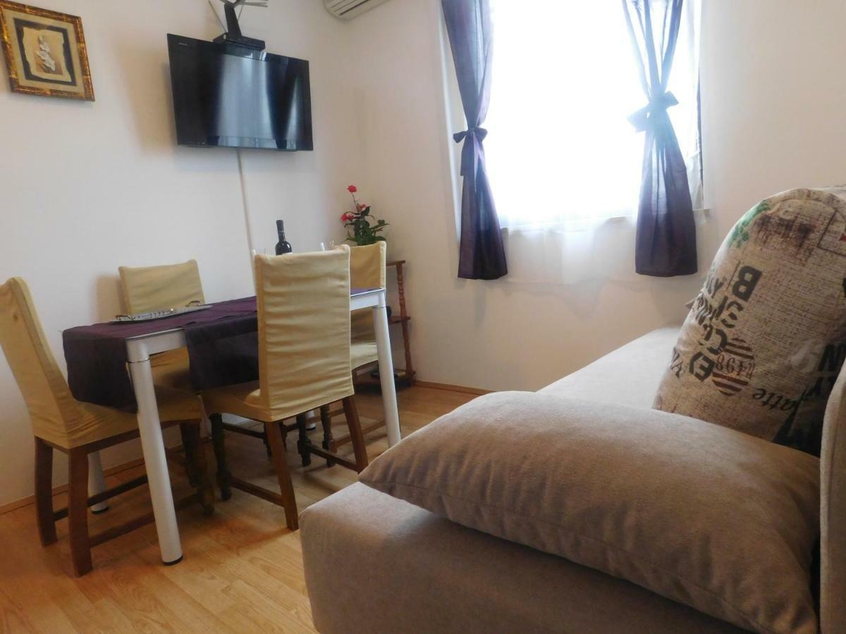 Apartment Artusi Pula Buitenkant foto