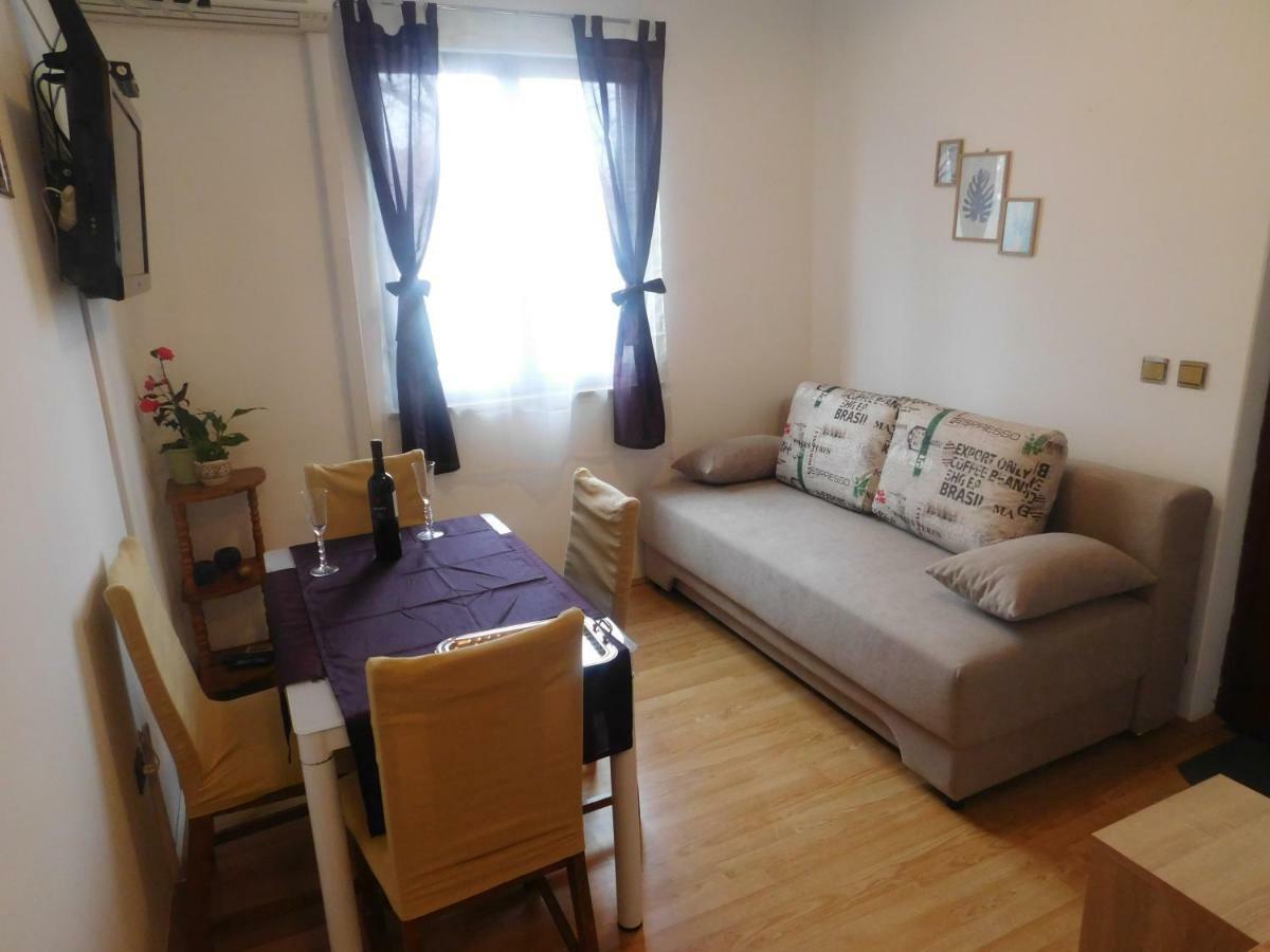 Apartment Artusi Pula Buitenkant foto