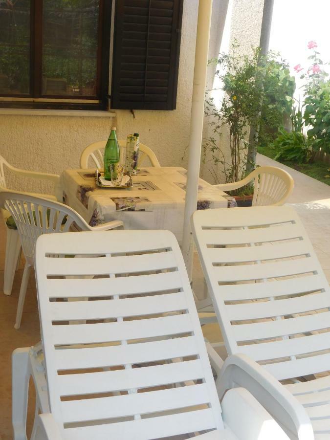 Apartment Artusi Pula Buitenkant foto