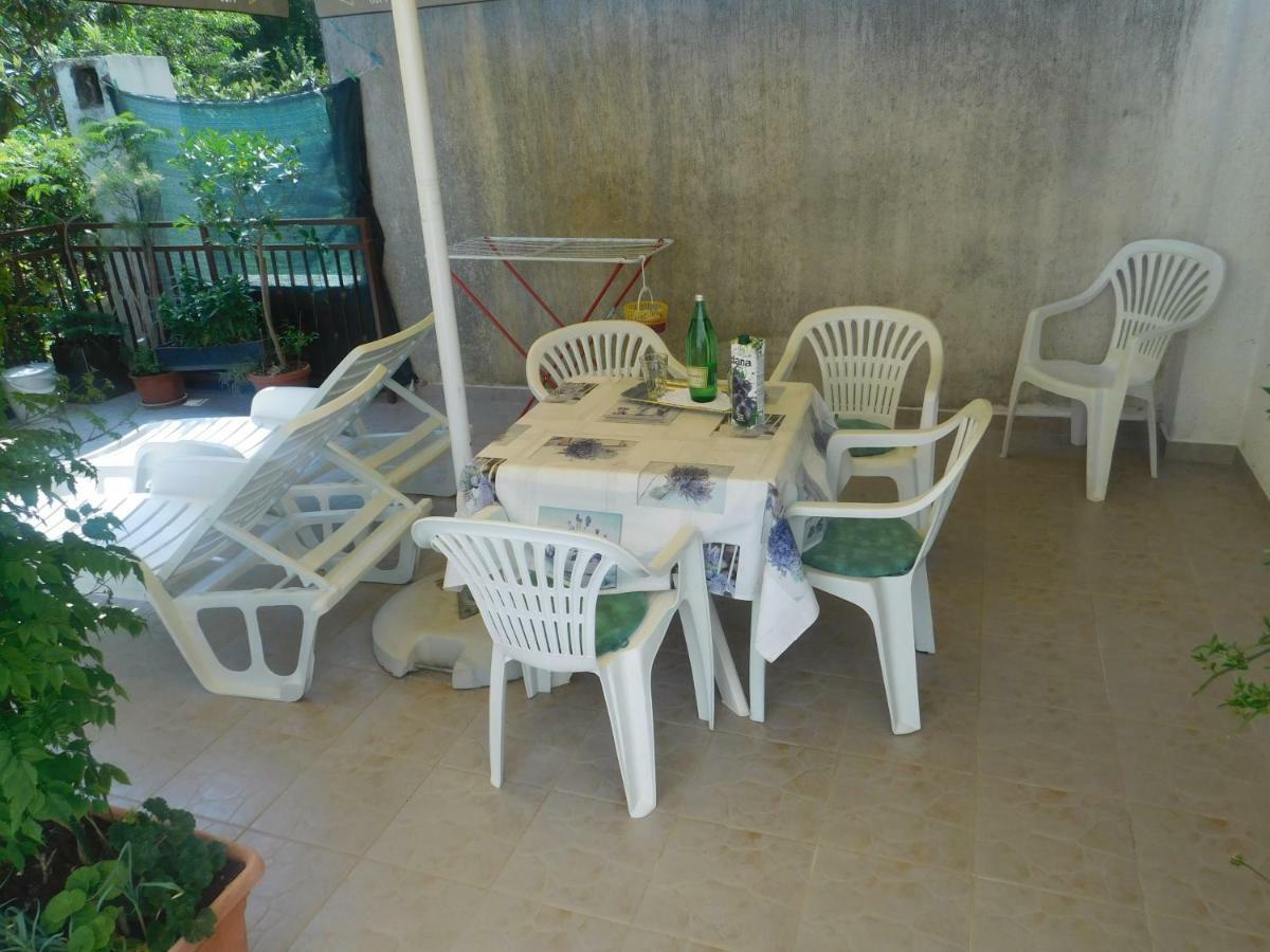 Apartment Artusi Pula Buitenkant foto