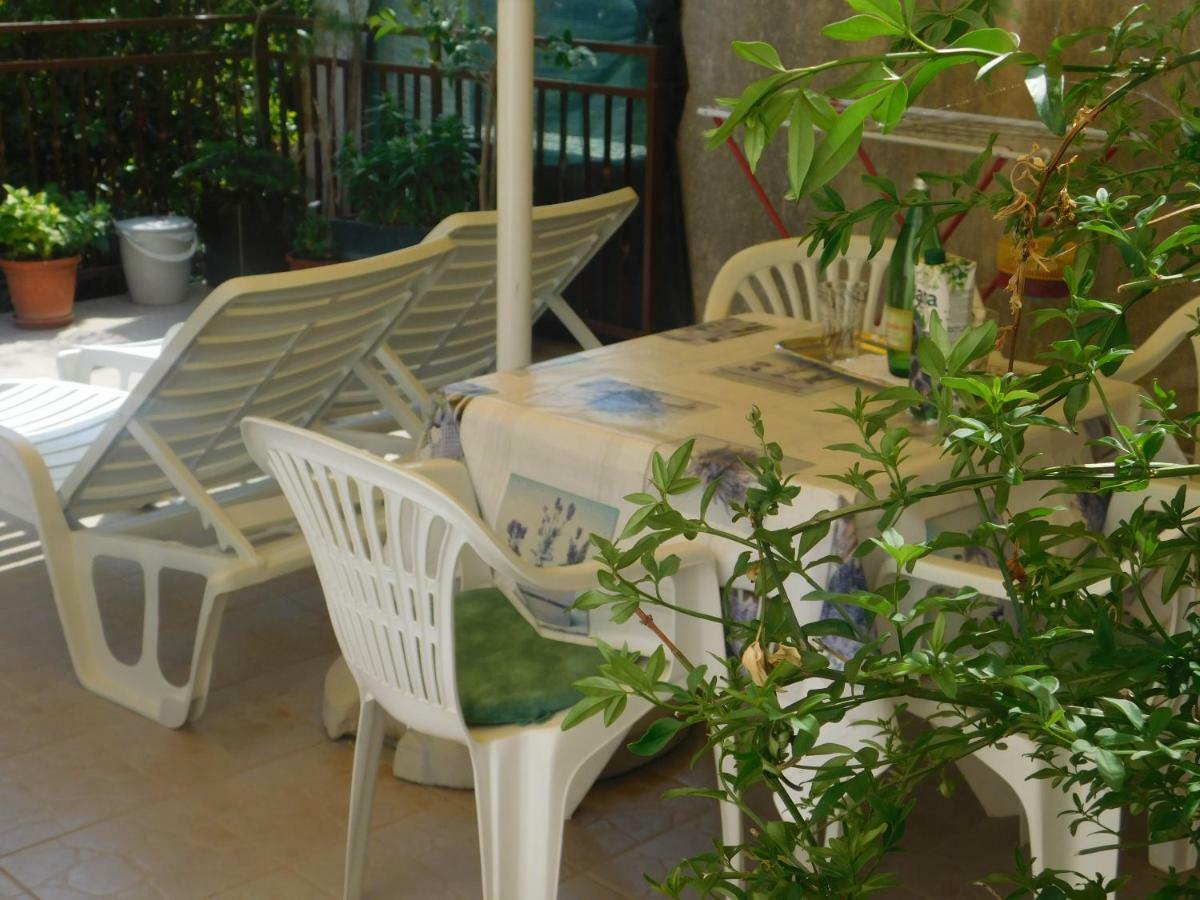 Apartment Artusi Pula Buitenkant foto
